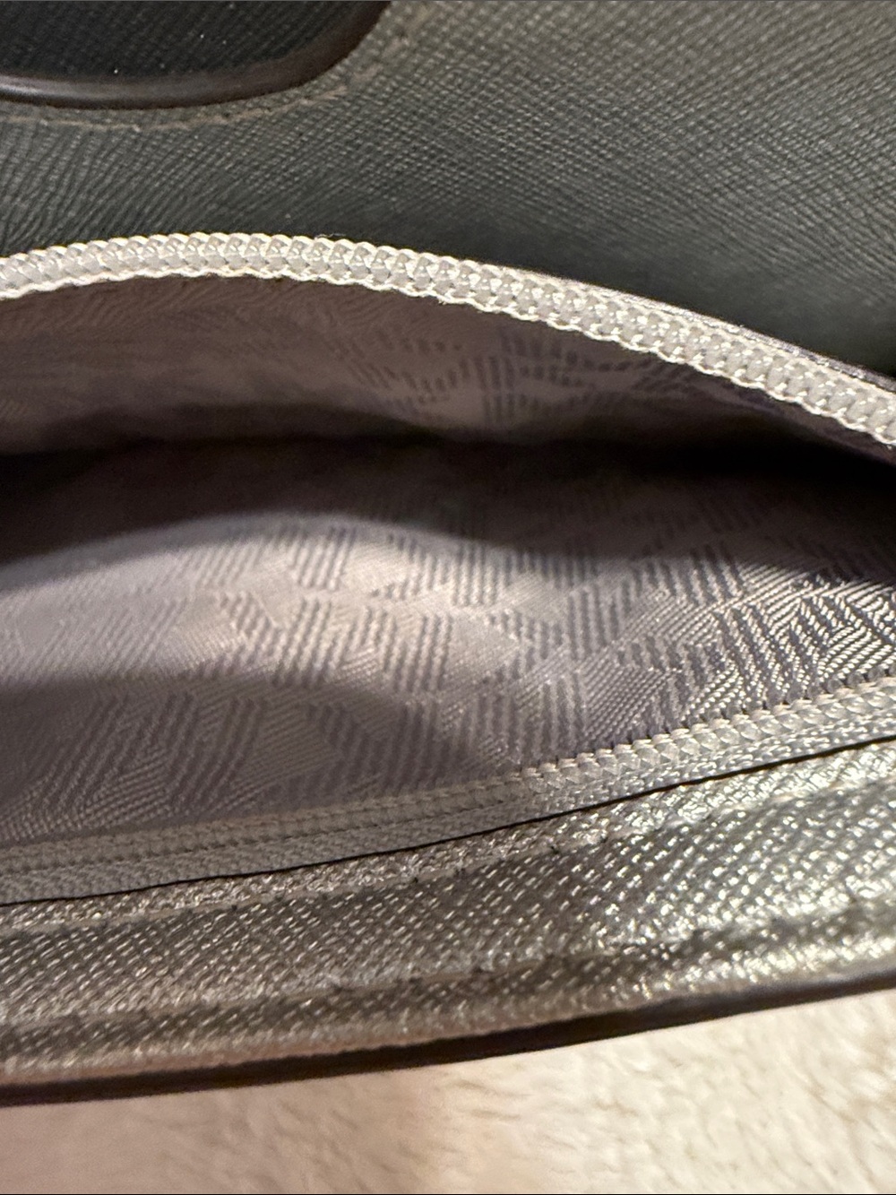 Michael Kors Metallic Silver Crossbody Chain Wallet - Picture 3 of 6